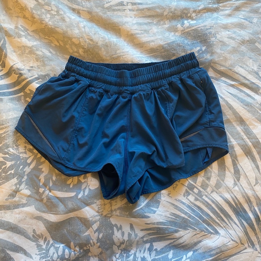 Lululemon Hotty Hot Short 2 size 6